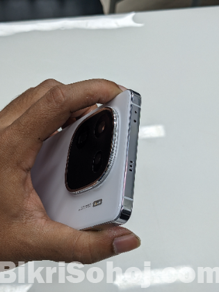 iQoo 12/ 16gb512gb edition